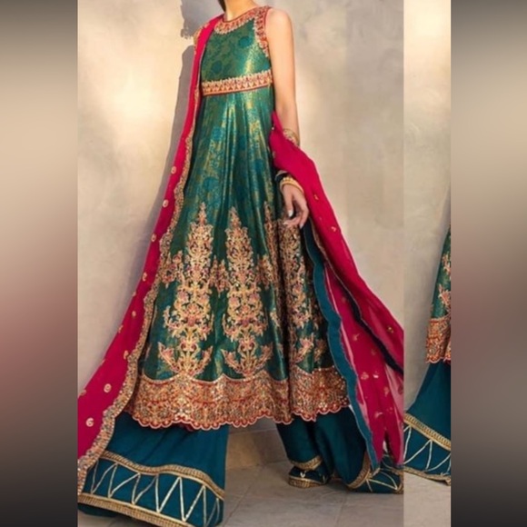 Asim Jofa Pakistani suit - Picture 1 of 3